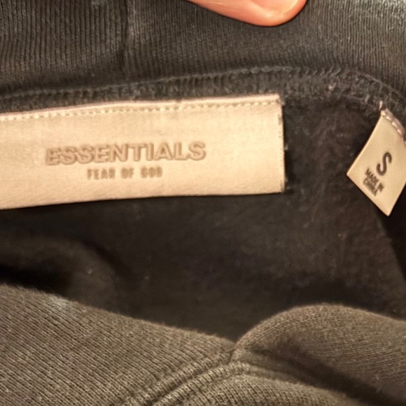 Essentials Hoodie Black colour with dust bag - Picture 7 of 8